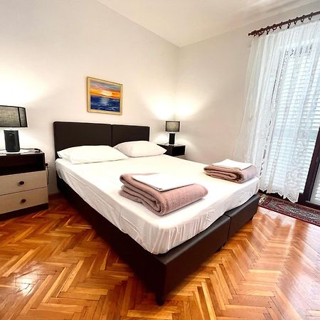 Apartmani Antonia Novalja Exterior photo