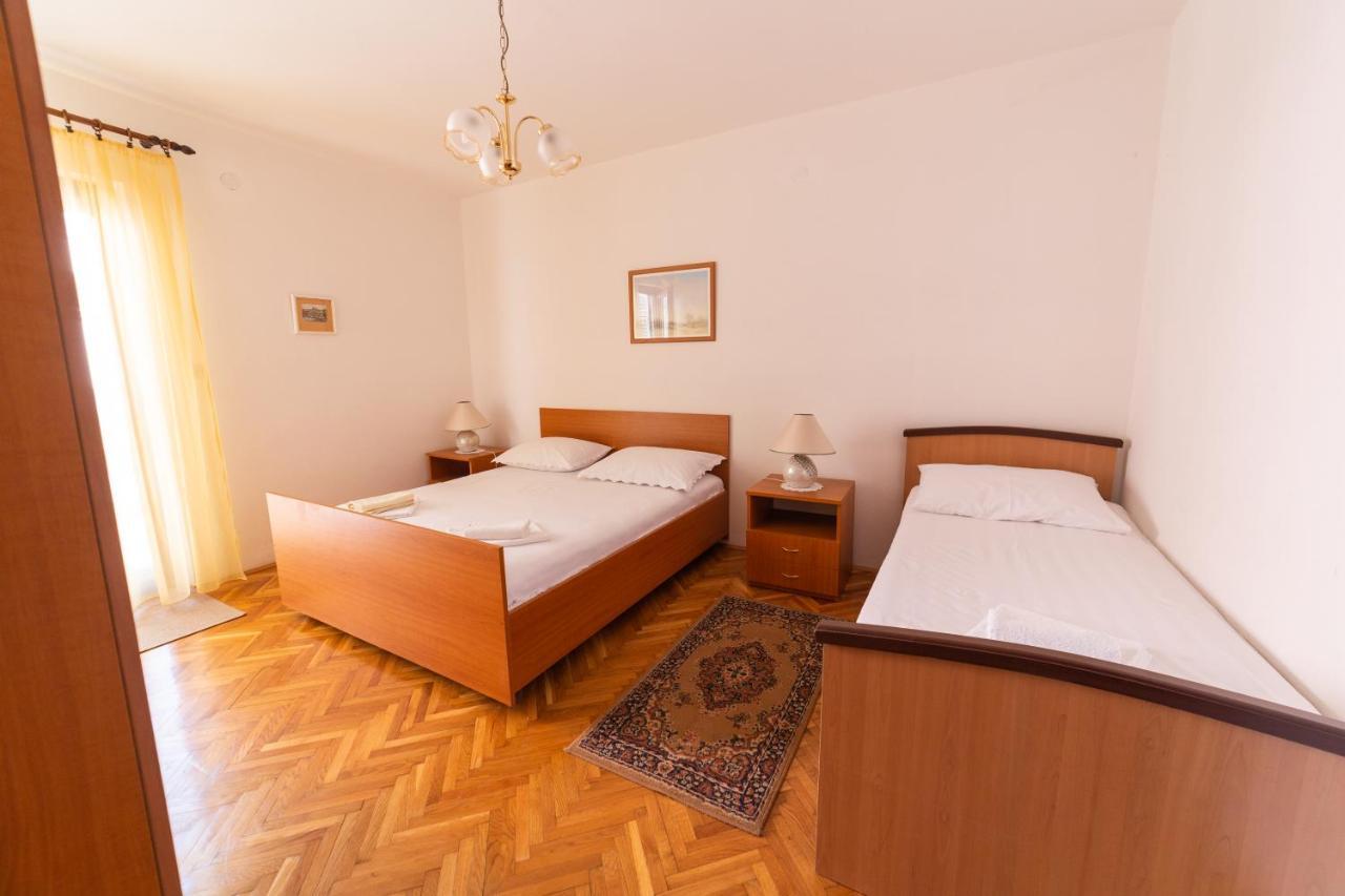 Apartmani Antonia Novalja Exterior photo