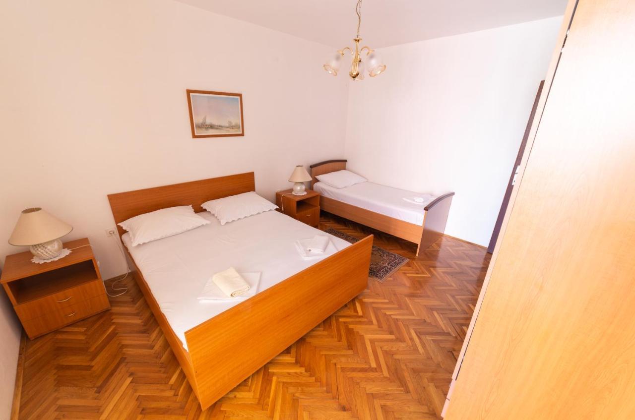 Apartmani Antonia Novalja Exterior photo
