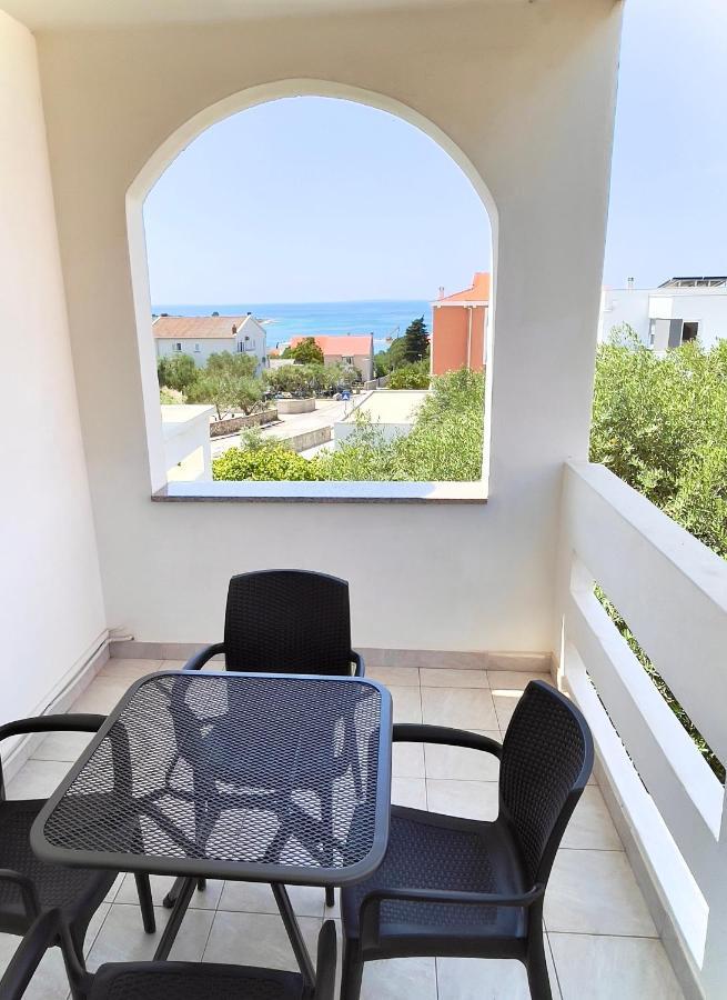 Apartmani Antonia Novalja Exterior photo