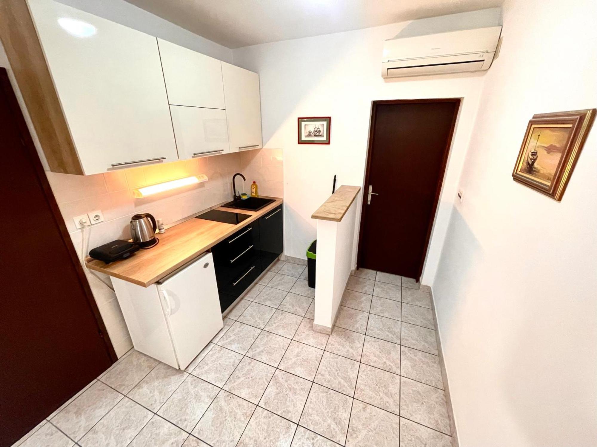Apartmani Antonia Novalja Exterior photo