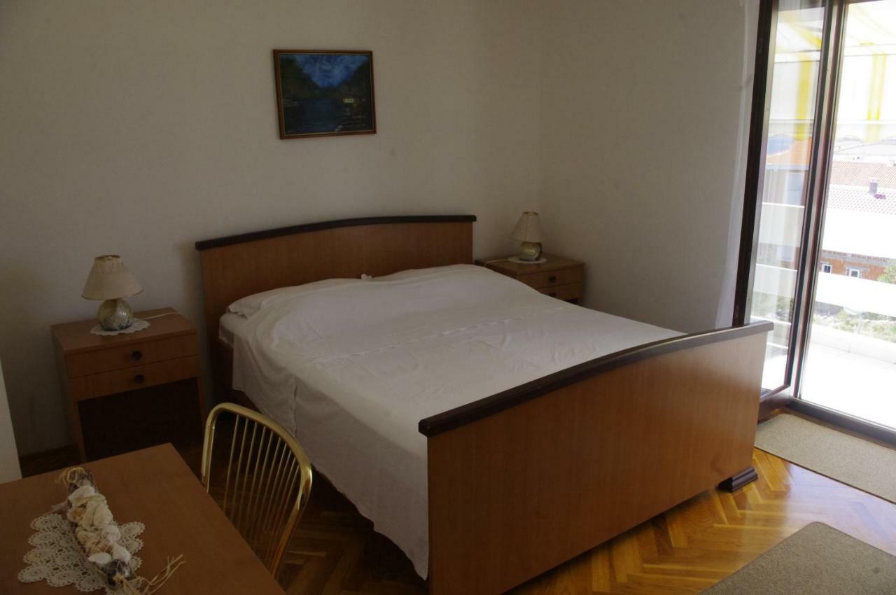 Apartmani Antonia Novalja Exterior photo